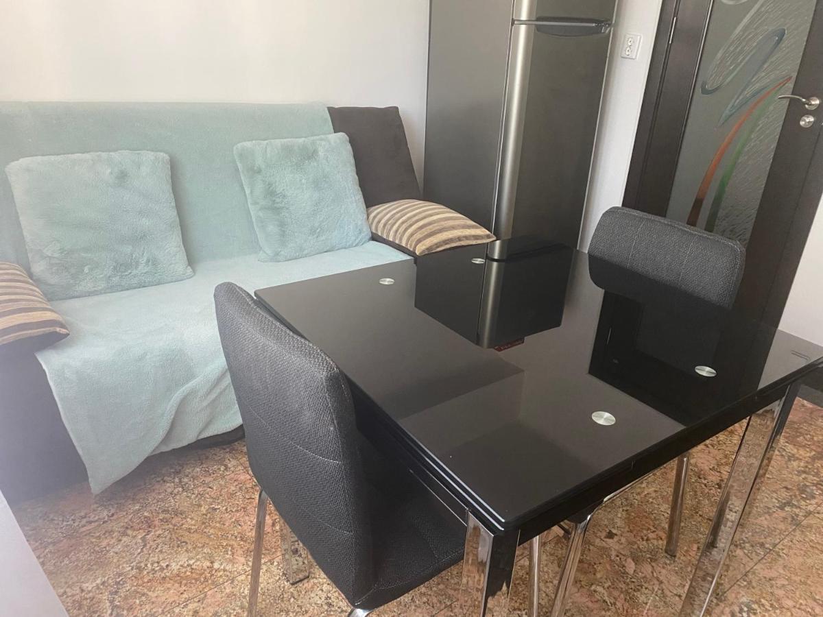 Black&White Studio Ultracentral Κραϊόβα Εξωτερικό φωτογραφία
